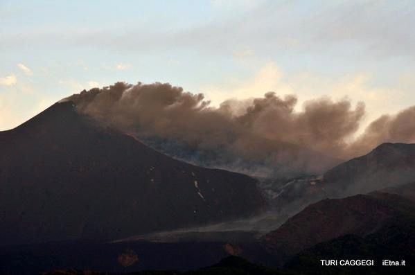 Etna - émissions de cendres en diminution - photo Turi Caggegi / iEtna