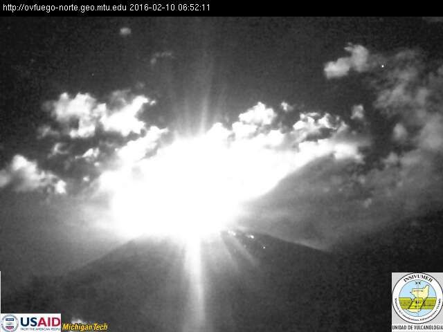 Fuego - saturation of the webcam by night fountaining - 02.10.2016 / 6:52