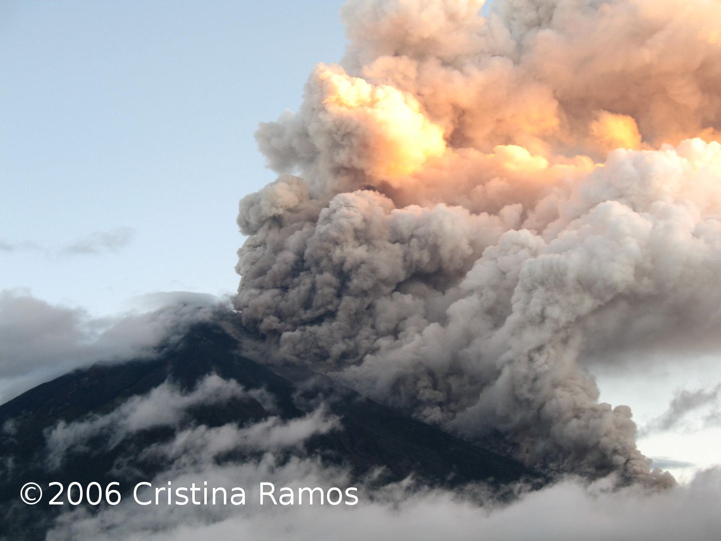 Tungurahua - pyroclastic flow of 16.08.2006 - photo Christina Ramos