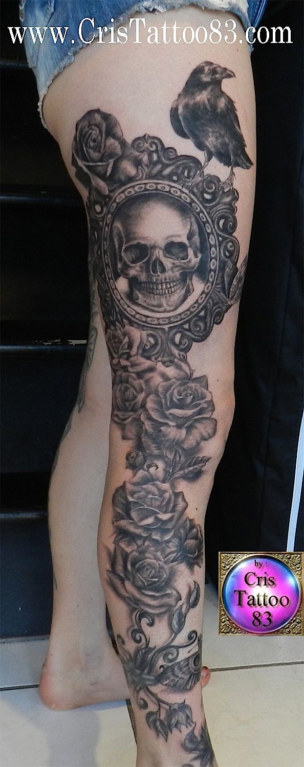 Tattoo skull-raven-roses-thigh