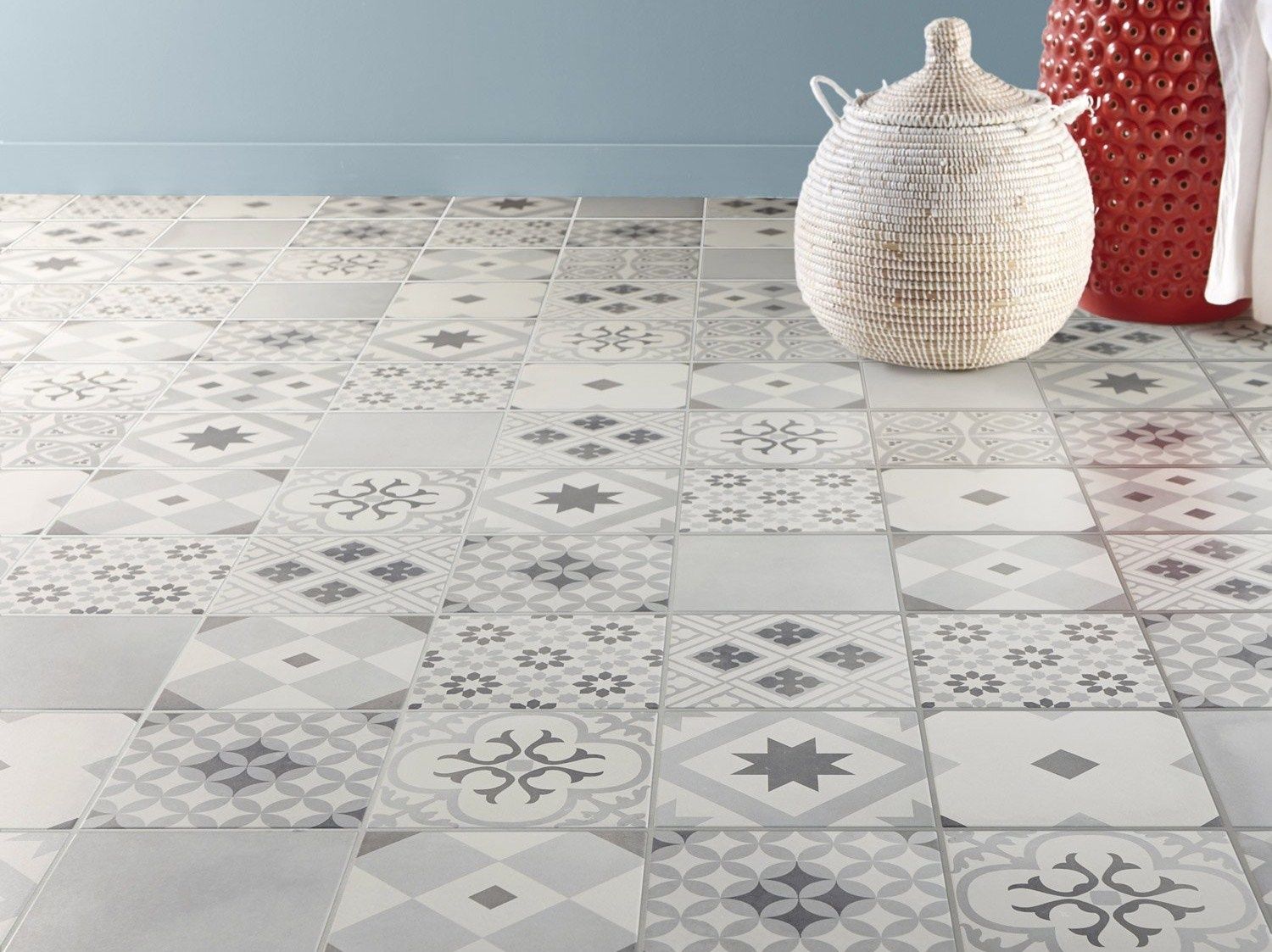 Carrelage salle de bains : carreaux ciment patchwork, petites ou ...