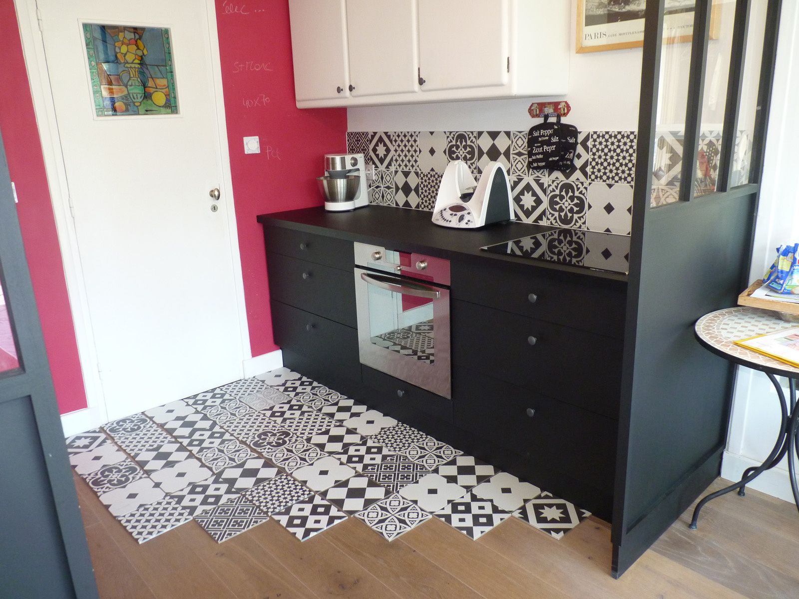Cuisine avant après noir ulta mat crédence carreaux ciment leroy ...