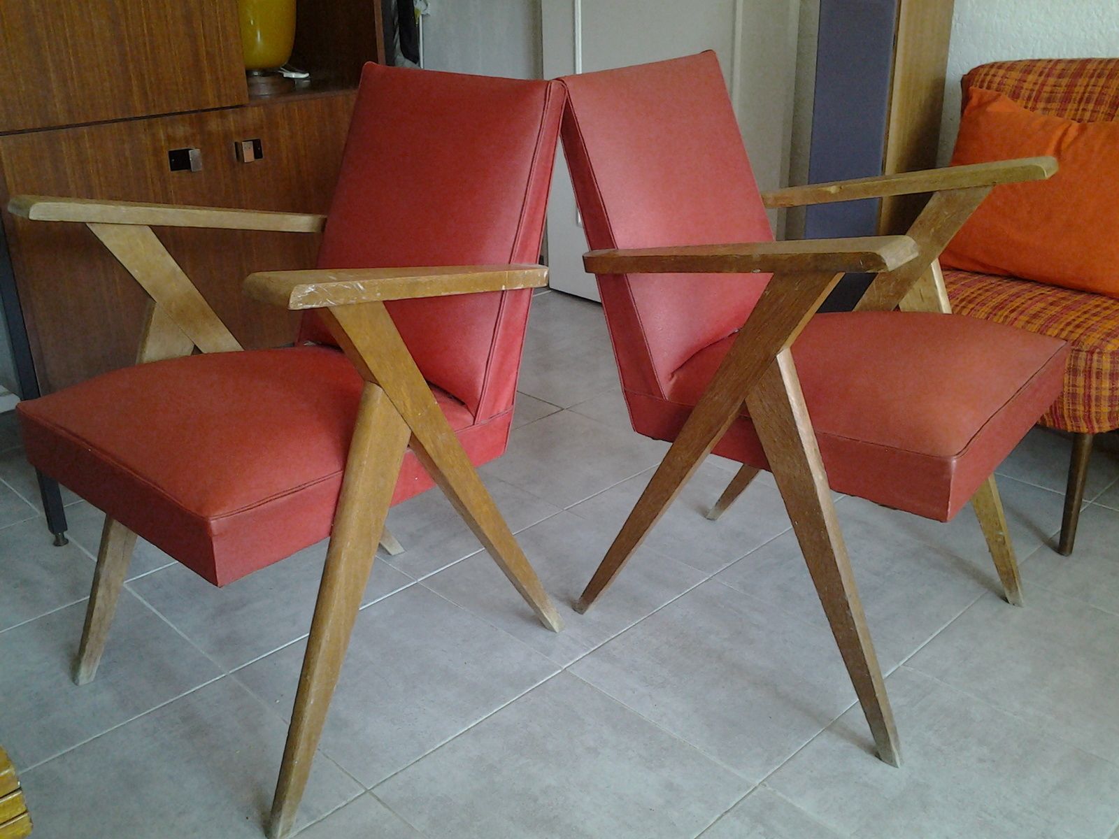 Table formica jaune clair la puce vintage