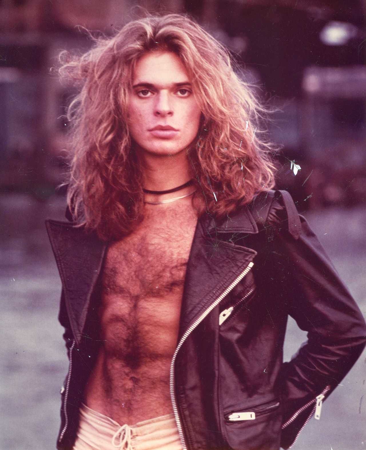 List 104+ Images photos of david lee roth Updated