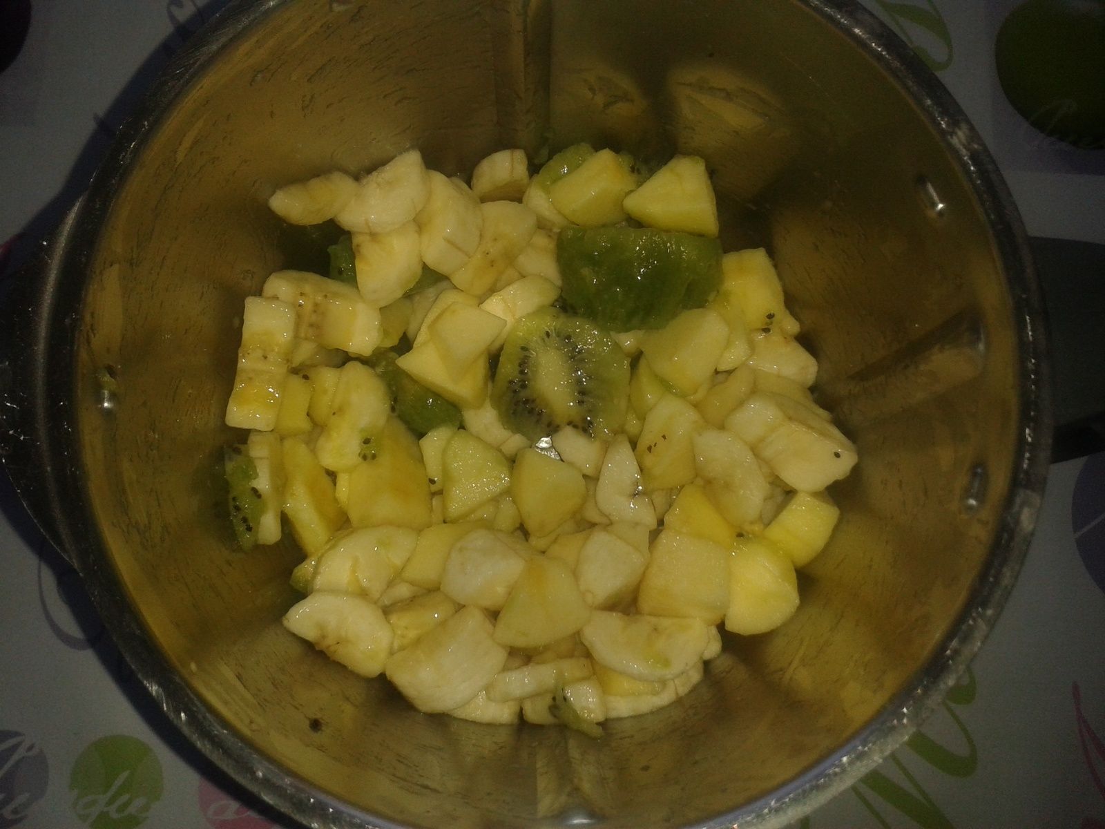 Compotes pommes bananes kiwis Momix bien sur trop bonne comme d