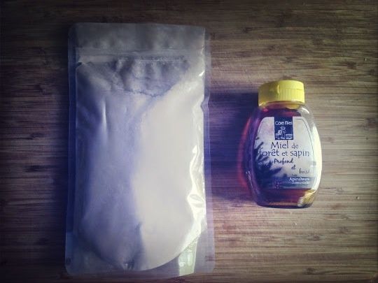 MASQUE ECLAT & CONFORT à l'argile rose & aux huiles essentielles