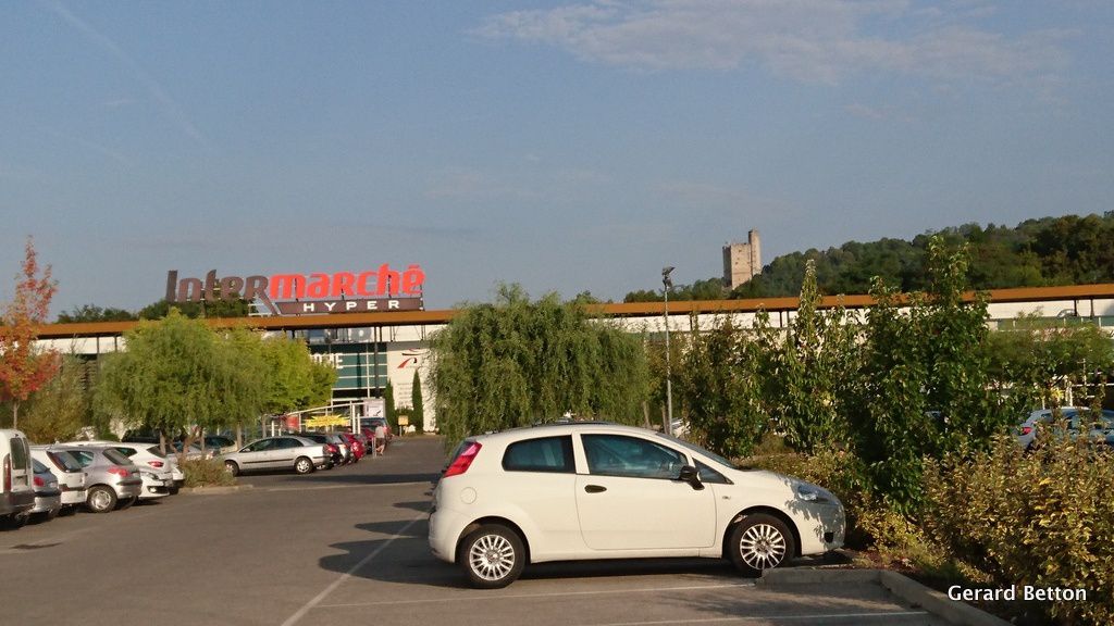 Marche : d'Intermarché au marché de Crest. - Carnet de bord de Gérard