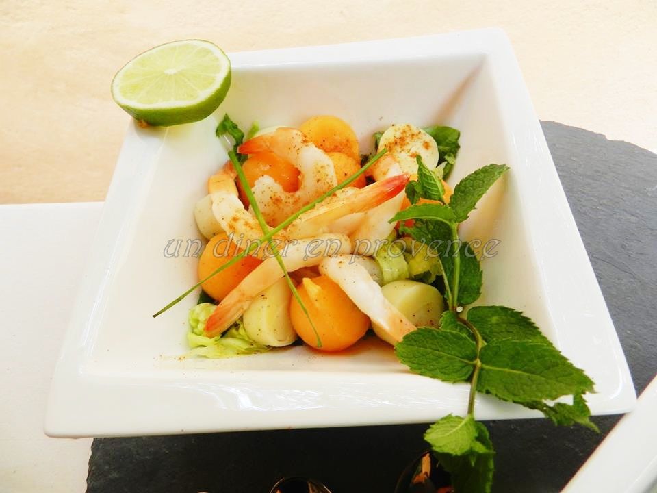 Salade de crevettes, melon et cœur de palmier