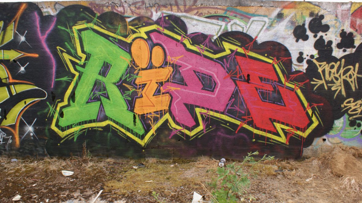 Street Art : Graffitis & Fresques Murales 27402 Le Mesnil Hardray