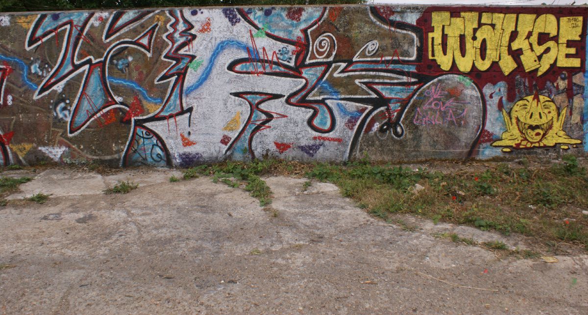 Street Art : Graffitis & Fresques Murales 27402 Le Mesnil Hardray