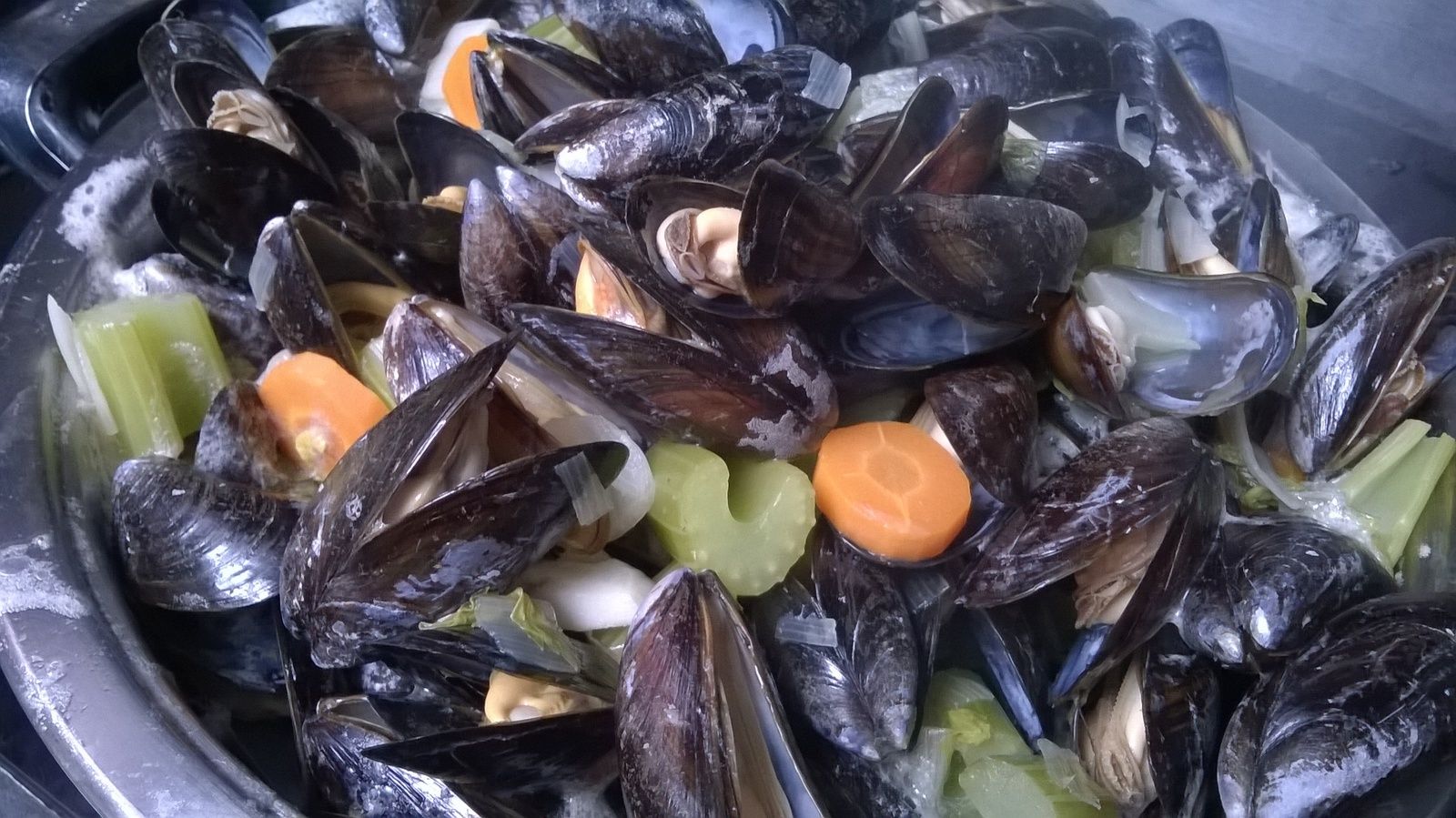 MOULES (frites) AU VIN BLANC Les gourmandises de Tita Tania