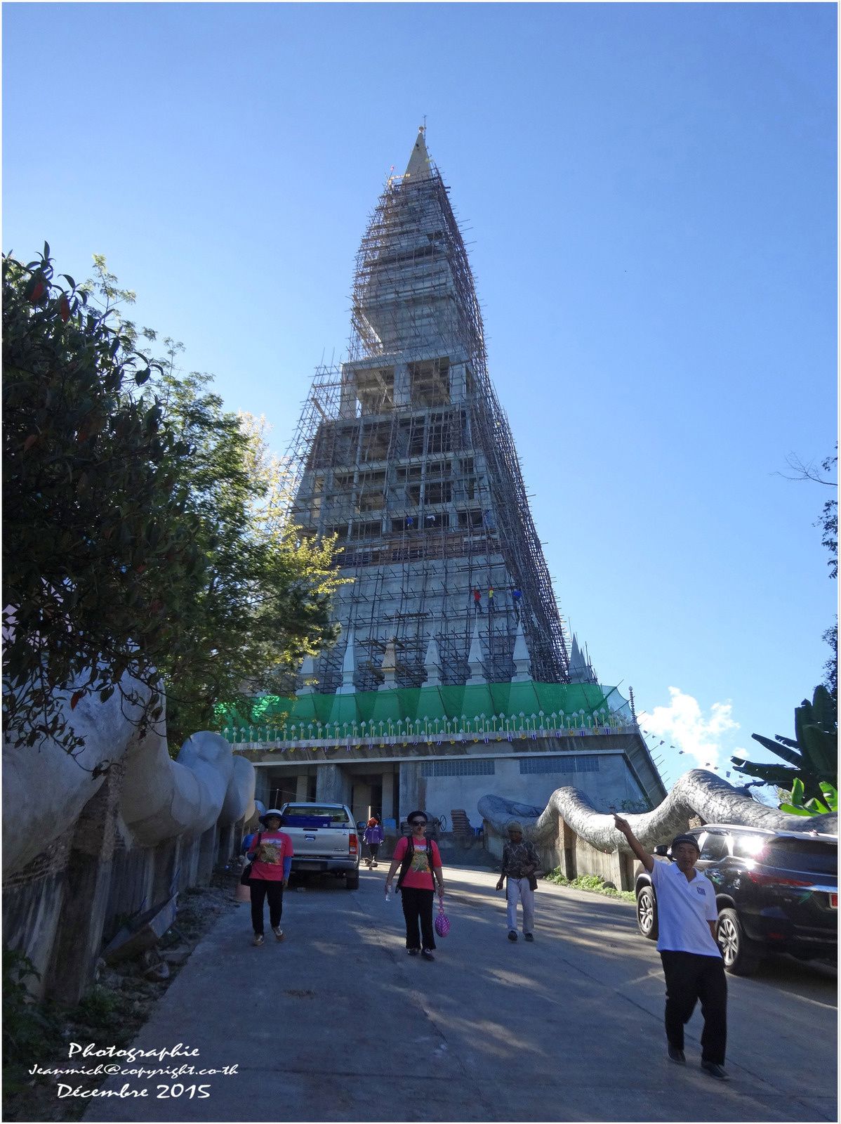 Phu Thap Boek (ภูทับเบิก) un temple en construction.
