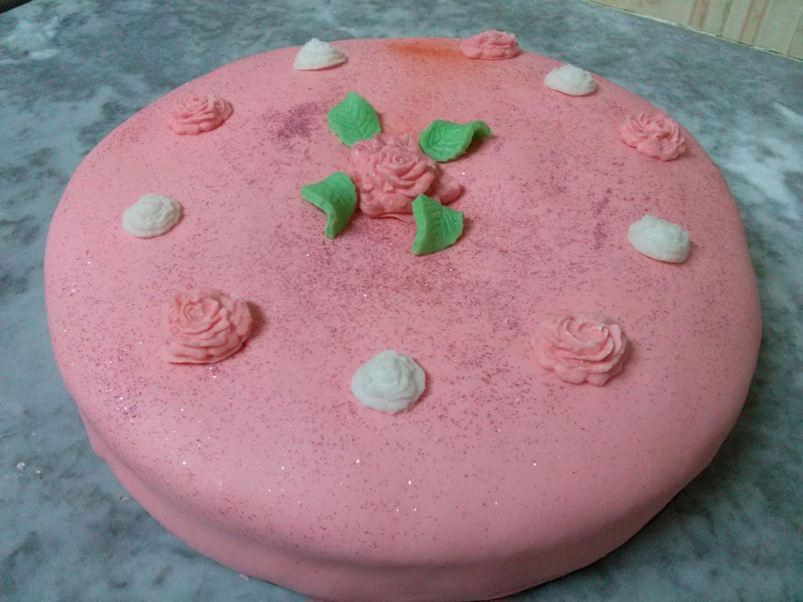 gâteau à la pâte à sucre la cuisine de doudja