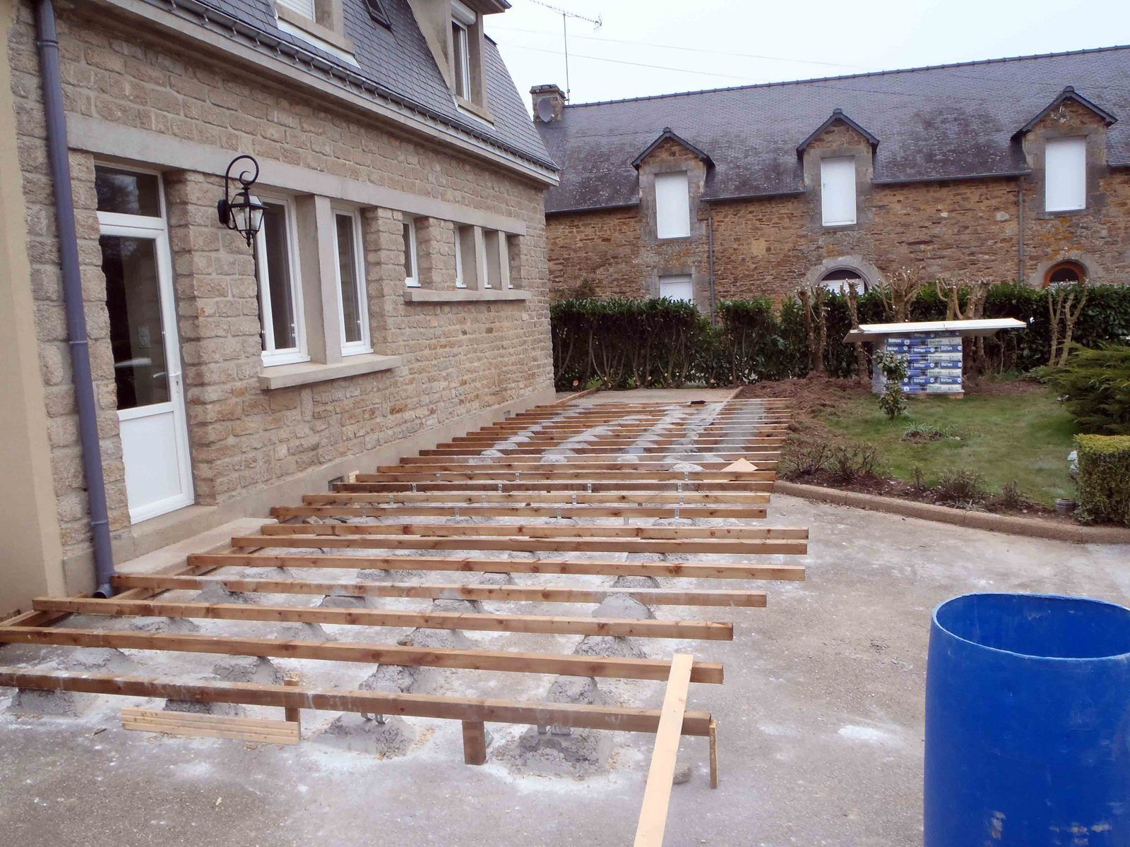 Pose D Une Terrasse En Lames Composites Hazo Bois Jardins En Images 33500 Hot Sex Picture