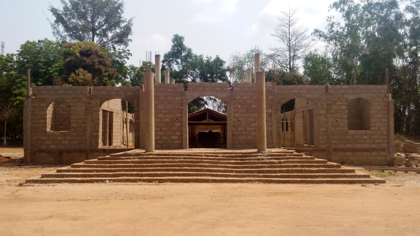 L'église de Houedogli en construction