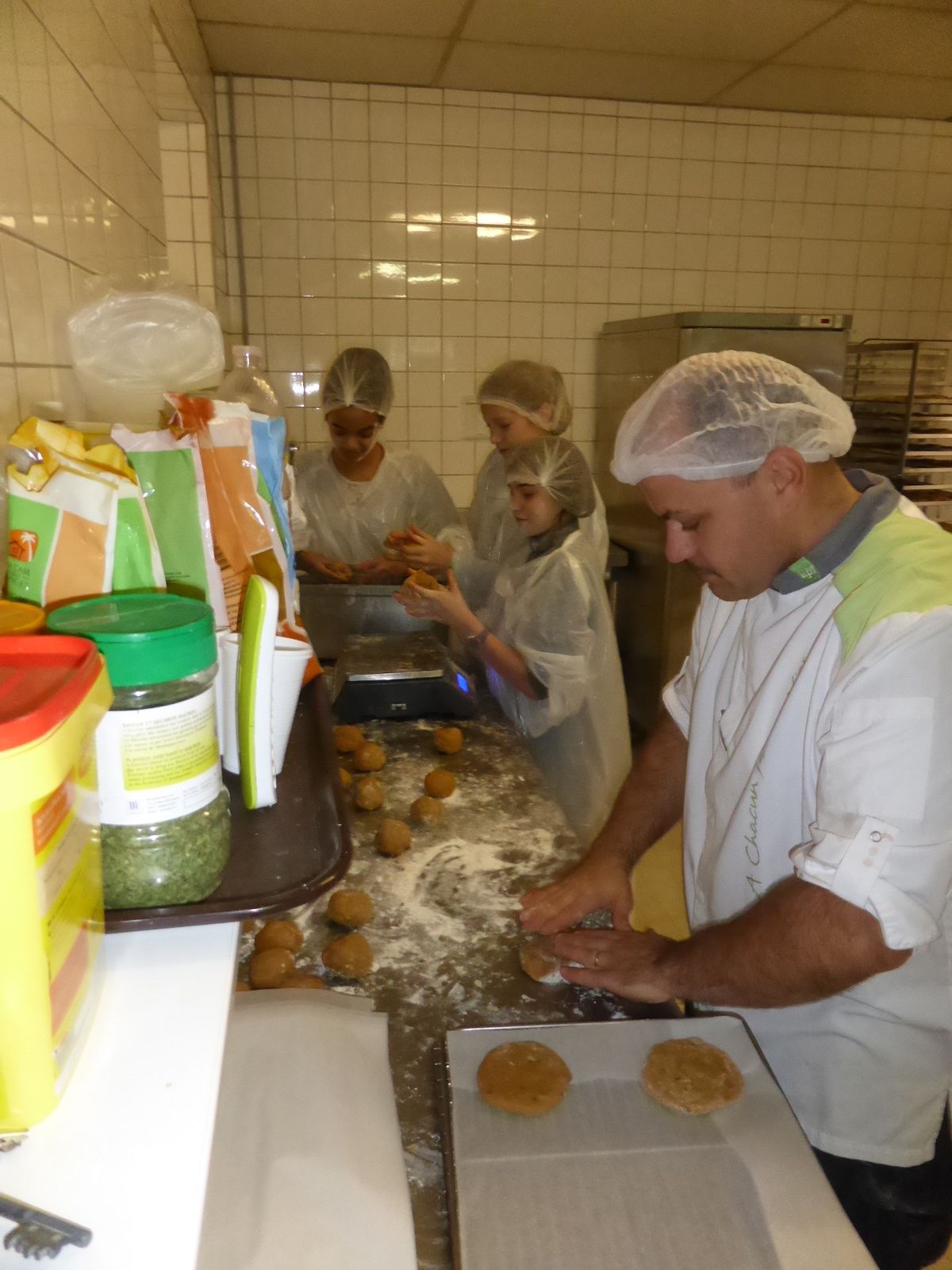 Une formation et un encadrement assurés par le chef.