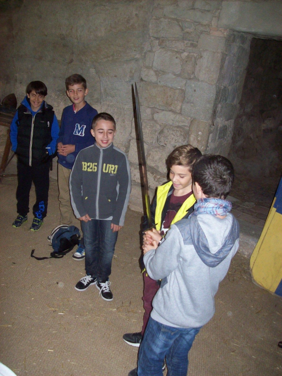 Au-delà du temps : Ateliers Moyen Age au château de Largentière (1/3)