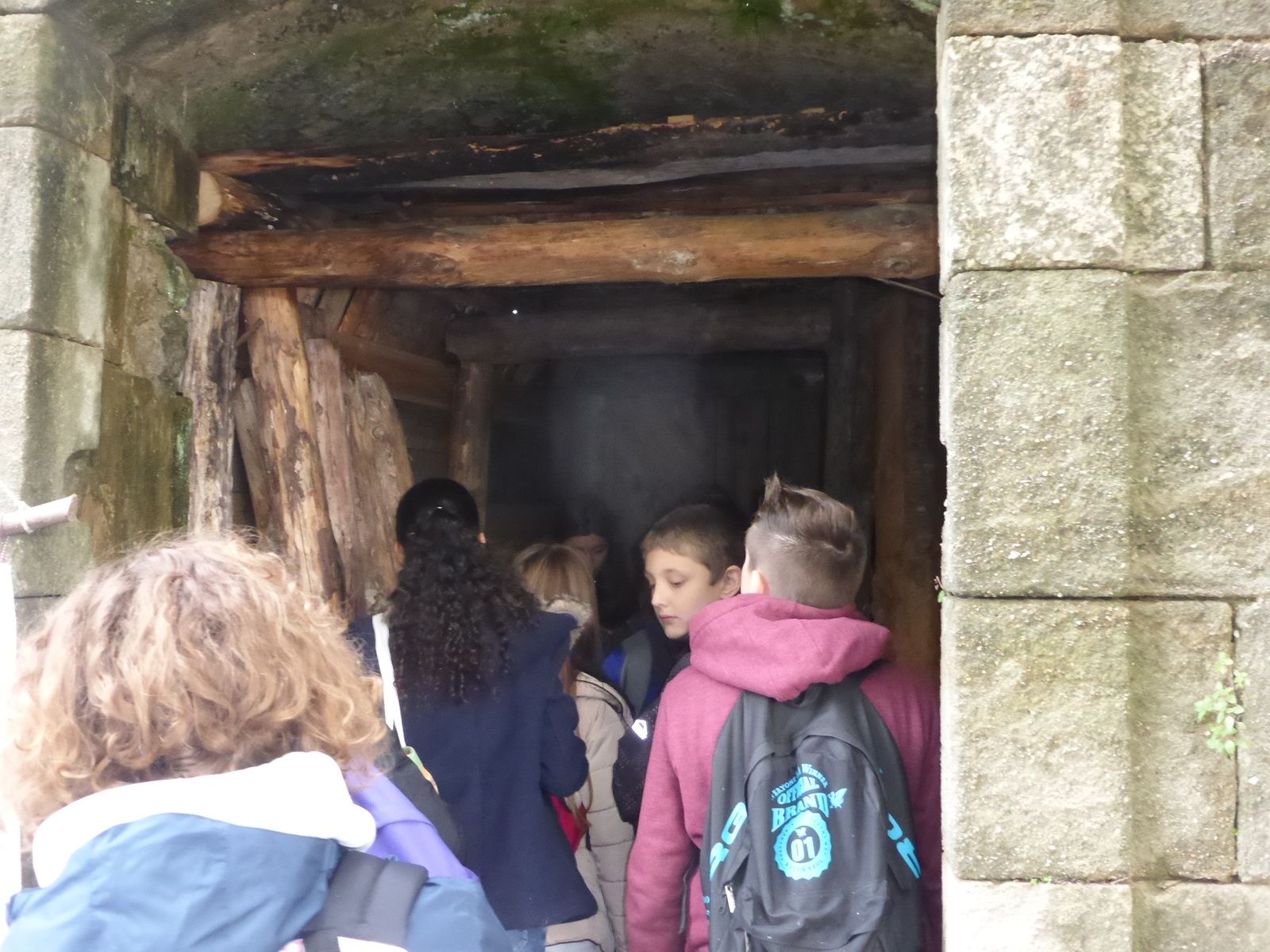 Au-delà du temps : Ateliers Moyen Age au château de Largentière (2/3)