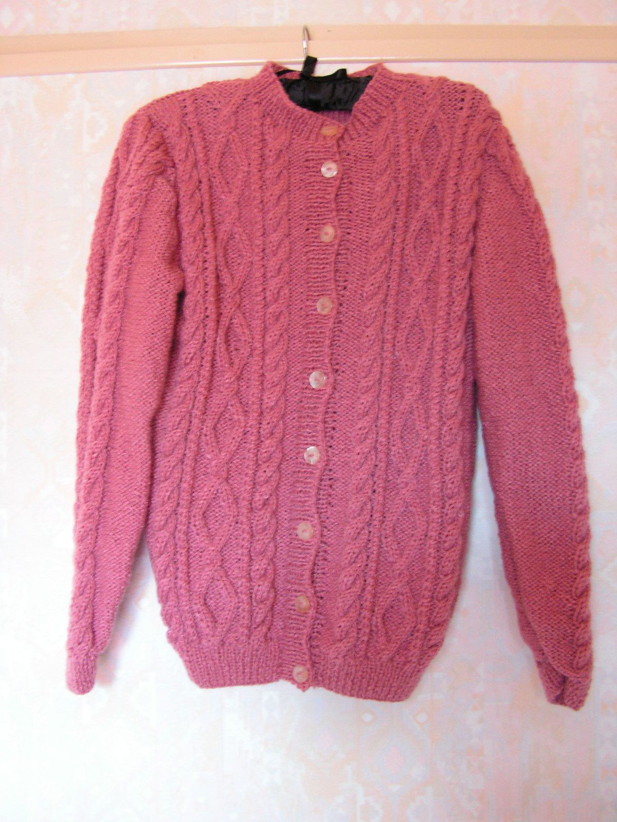 tricot : un gilet vieux rose - kekeli bricole
