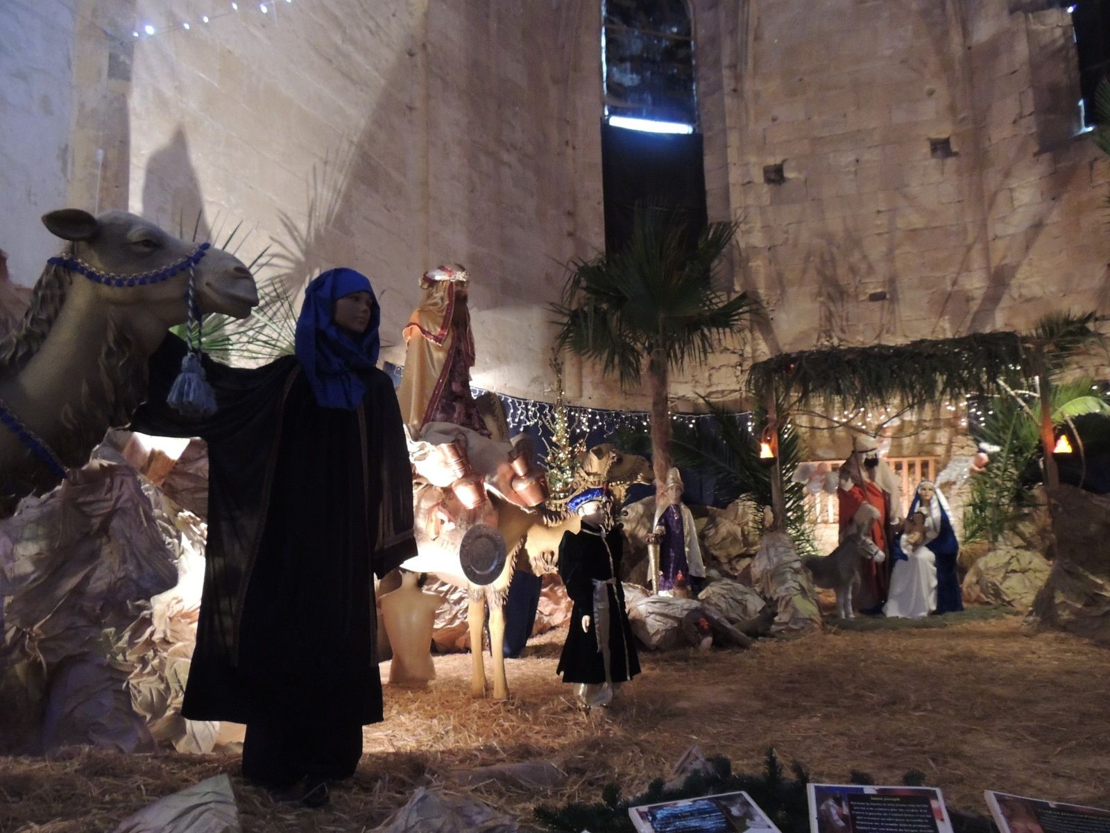 la plus grande crèche grandeur nature de France - Les Fééries de Noël d'Aniane