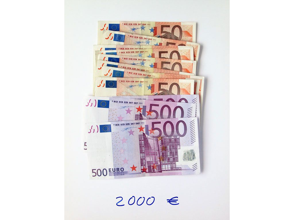 Le député verse 2.000 euros par mois à son parti, 1.000 de moins qu'en 2013 !