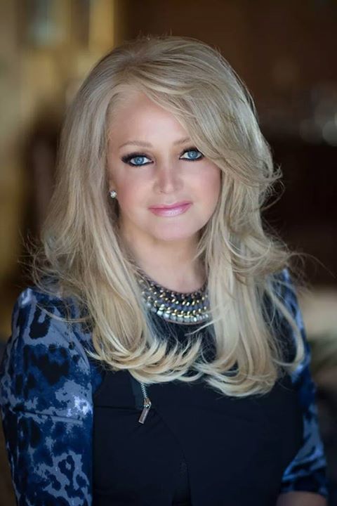 [Exclusive photos] Bonnie Tyler photoshoot Wales home