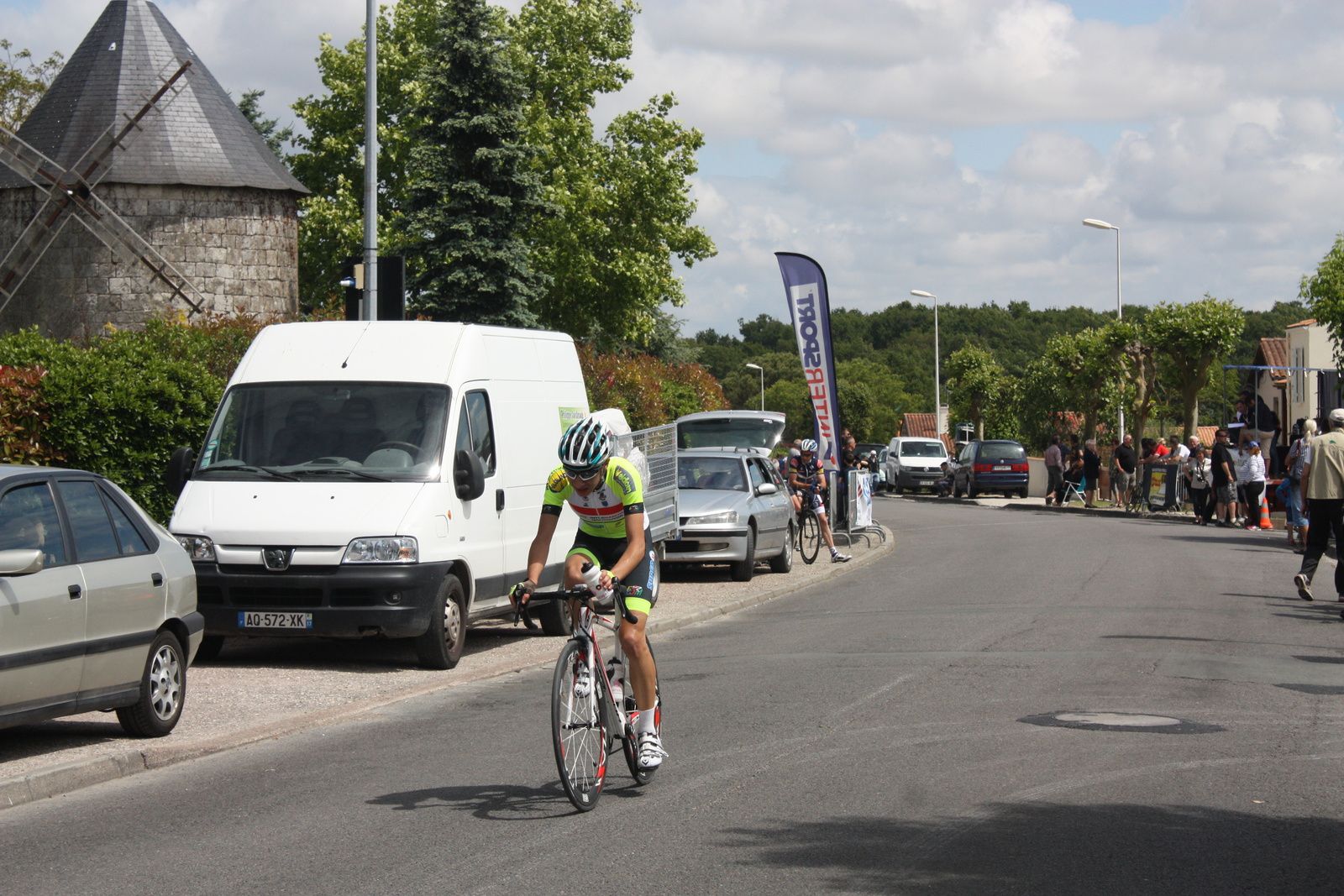 Gabriel ALARCON est sortit seul du peloton