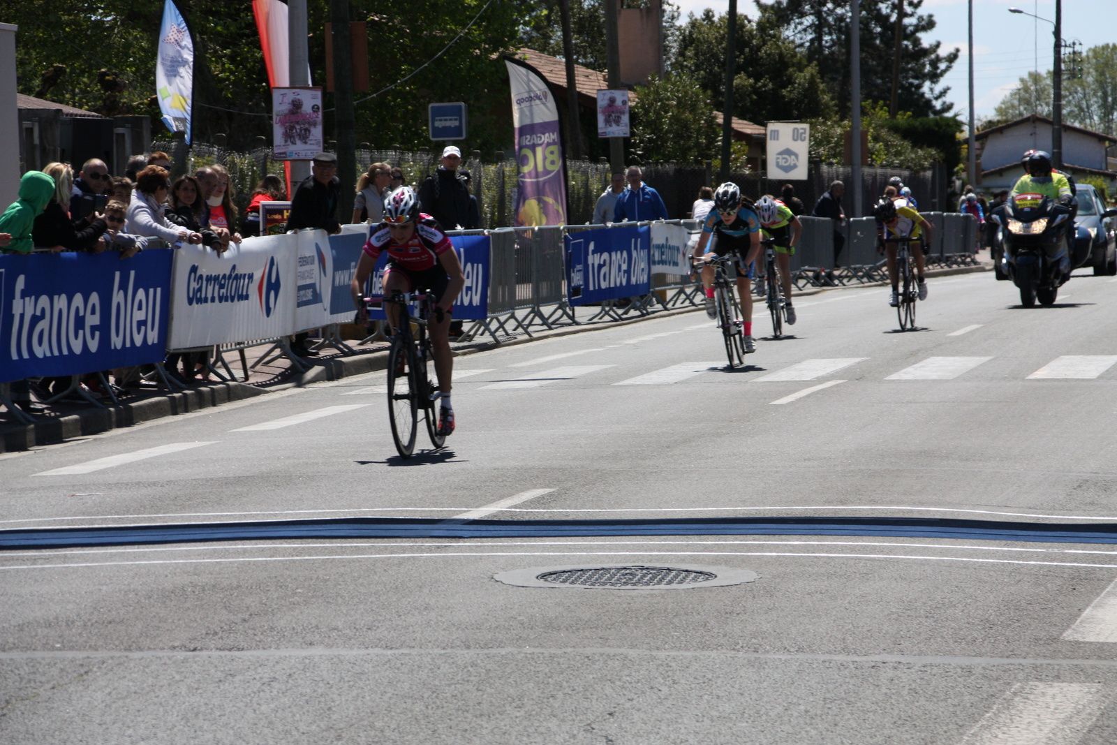 et du groupe de contre avec la 7e place d'Ilona FEYTOU(EC 3M) 1er minime.