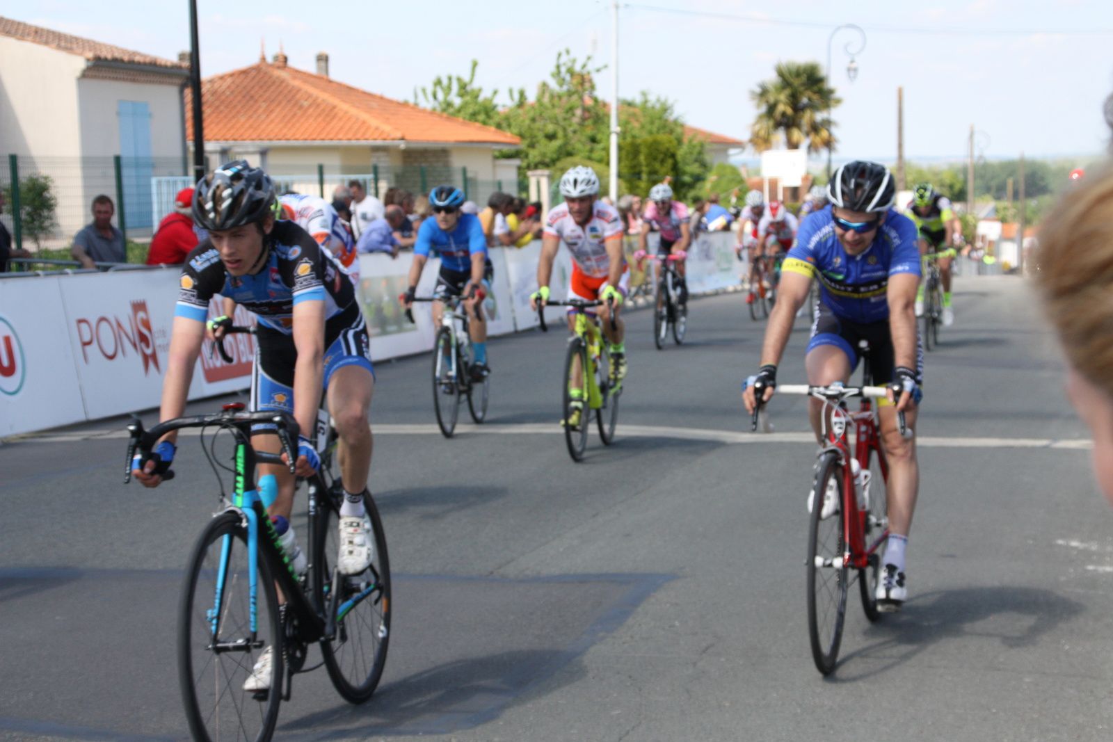 1. Stéphen GUÉVEL (Côtes d'Armor - Marie Morin) 2. Cristobal OLAVARRIA (Bourg-en-Bresse Ain Cyclisme) 3. Christophe MASSON (EC Raismes Petite-Forêt) 4. Thomas GIRARD (Creuse Oxygène Guéret) 5. Frédéric GUILLEMOT (Côtes d'Armor - Marie Morin) 6. Julien GONNET (Sablé Sarthe Cyclisme) 7. Alexandre GASPARI (VC Villefranche Beaujolais) 8. Nicolas DAVID (Creuse Oxygène Guéret) 9. Théo MENANT (Creuse Oxygène Guéret) 10. Jean MESPOULÈDE (CC Périgueux Dordogne) 11. Lionel GENTHON (Bourg-en-Bresse Ain Cyclisme) 12. Benjamin LE MONTAGNER (Côtes d'Armor - Marie Morin) 13. Mark DOWNEY (VC Toucy) 14. Alexis CARESMEL (EC Raismes Petite-Forêt) 15. Rémy GRAS (Team Martigues SC-Drag Bicycles) 16. Freddie GUILLOUX (UC Cholet 49) 17. Marc STAELEN (Creuse Oxygène Guéret) 18. Geoffrey ROUAT (Team Martigues SC-Drag Bicycles) 19. Baptiste BLEIER (Team Peltrax-CS Dammarie-lès-Lys) 20. Pierre VALETTE (Team Peltrax-CS Dammarie-lès-L Lire la suite : http://www.directvelo.com/actualite/50681/boucles-nationales-du-printemps-et-2-top-20