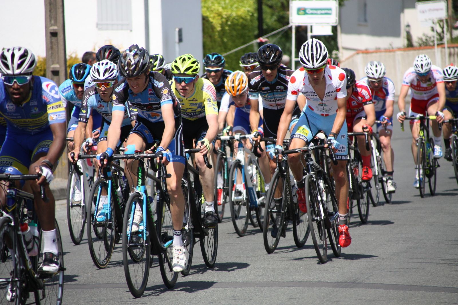 Fin du 1er tour de circuit ils ne sont plus que 4 en tête