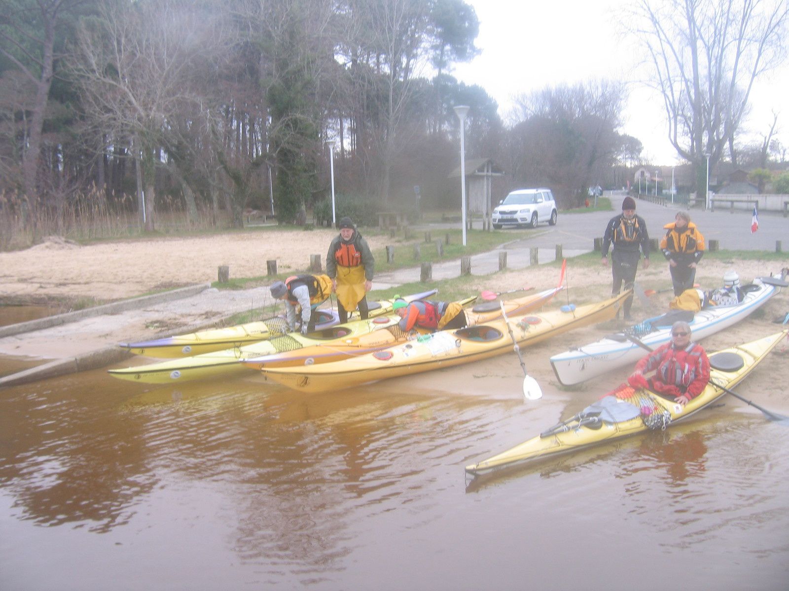 Kayaks sur le lac de Sanguinet