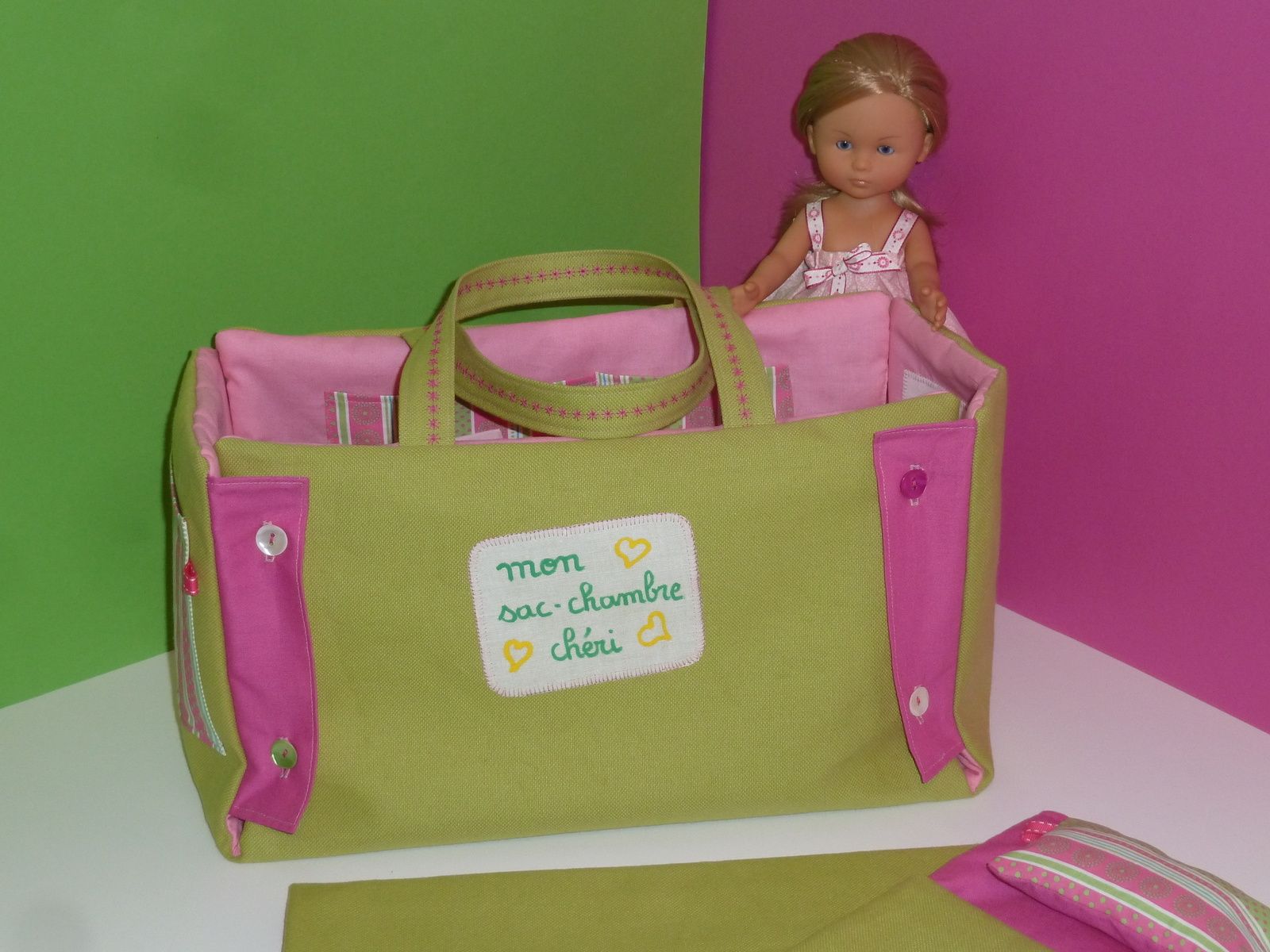 Sac chambre lit vert et rose pour poupée chérie de corolle le ...