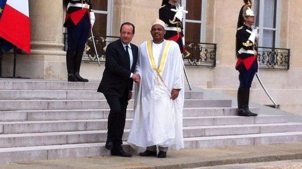 La douleur dans le bas-ventre droit rend au dos