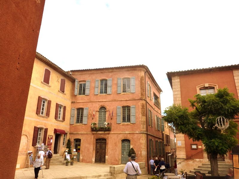 Roussillon-Le sentier des Ocres et le village en 2013 et 2015