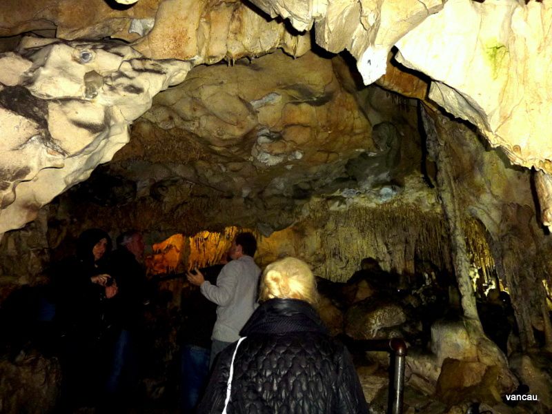 Les Grottes de Thouzon en Vaucluse