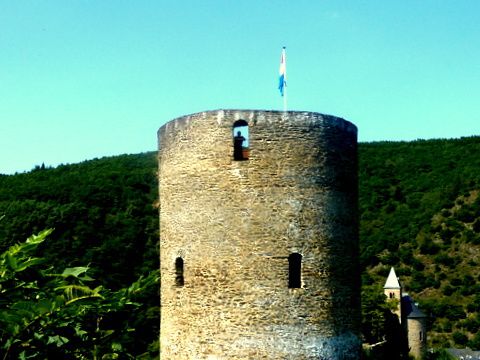 Grand Duché-Esch-sur-Sûre, son château et son barrage