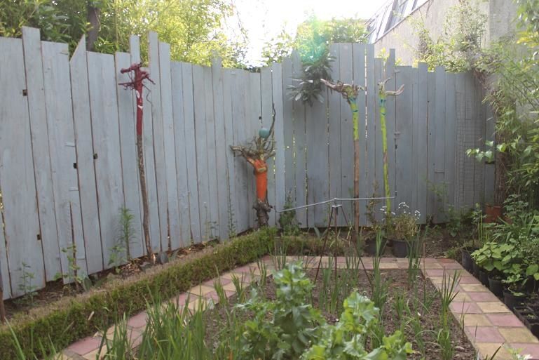Recycler du bois de coffrage en cloture de séparation de voisinage ... Idée Créatif clôture