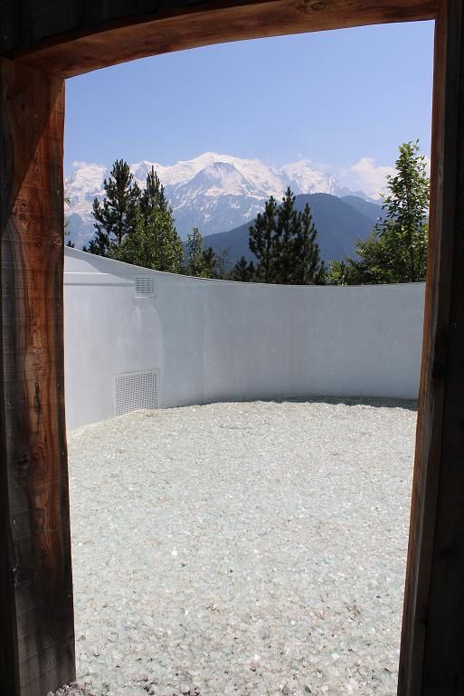 Le jardin des cimes avec vue sur le massif du Mont-Blanc