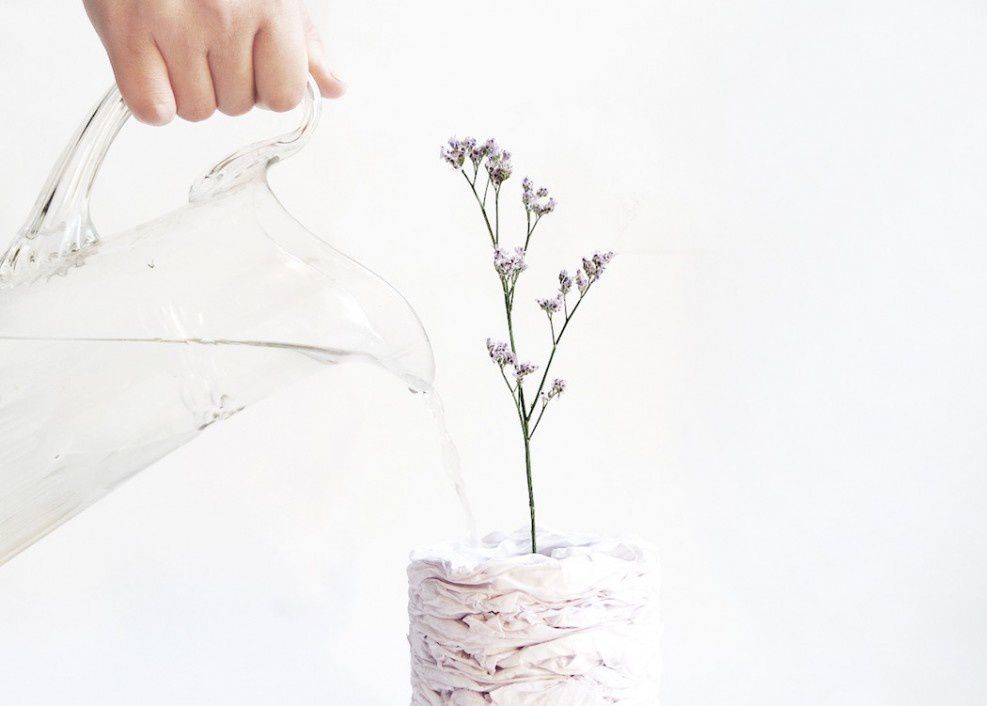 Vase en papier pour décorer utilement son poste de travail