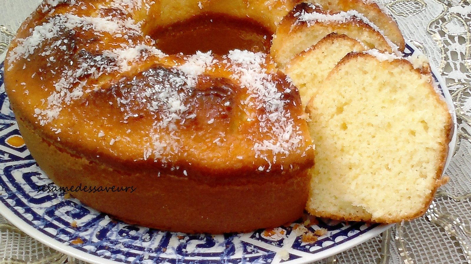 Noix De Coco Rapee Dans Cake Aux Fruits Noix De Coco Rapee Dans Cake Aux Fruits