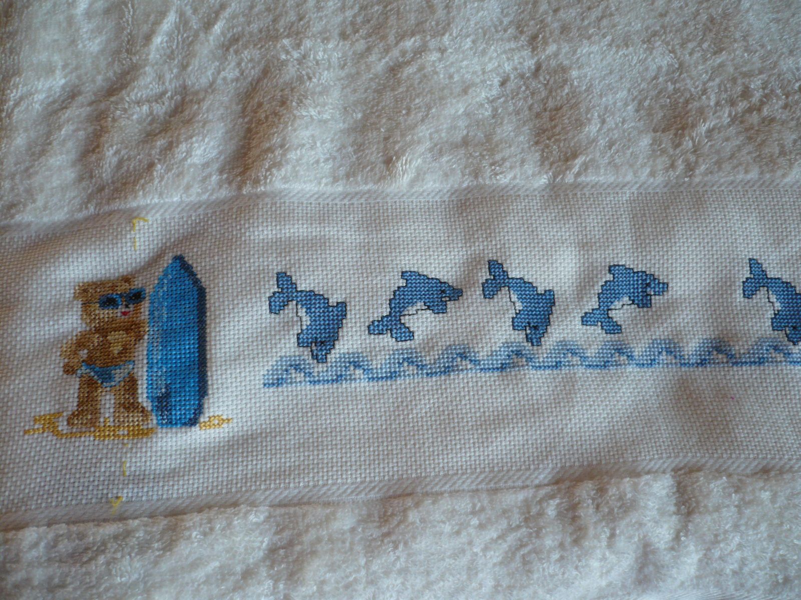 Un cadeau de Noël : une deuxième serviette de bain DMC brodée -  dentelle-broderie-tricot-cuisine-jardinage et questions environnementales  de Jauneyris
