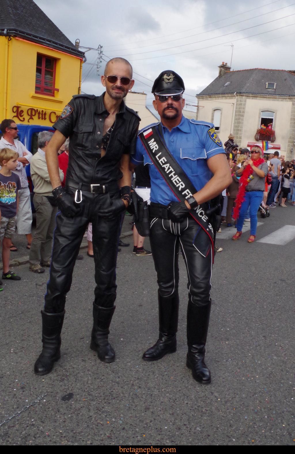 exhib lieu public gogo danseur gay exhib lieu public gogo danseur gay
