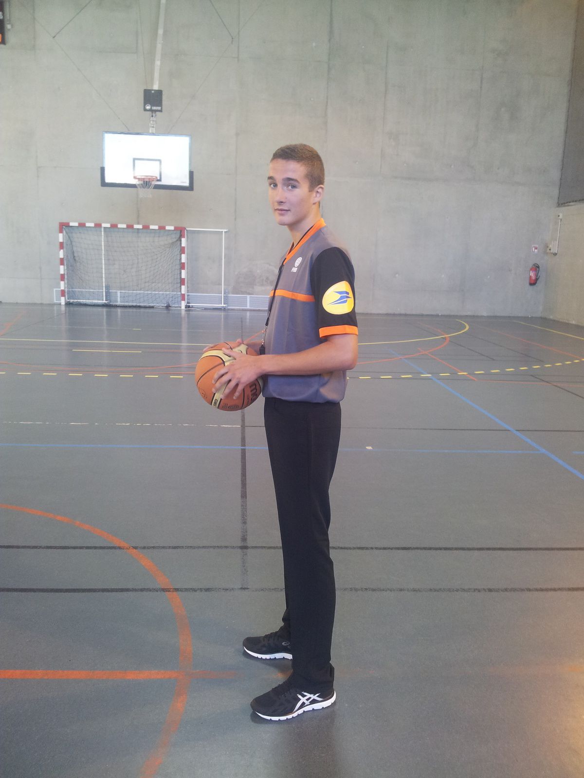 Endosser la tenue d'arbitre officiel - Blog de L'Asea Basket