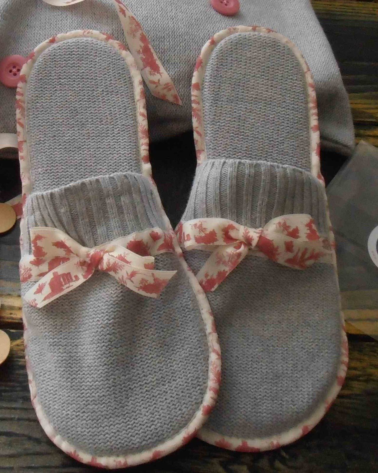 Des chaussons faits main et leur sac : un petit cadeau pas cher pour la fête des mères