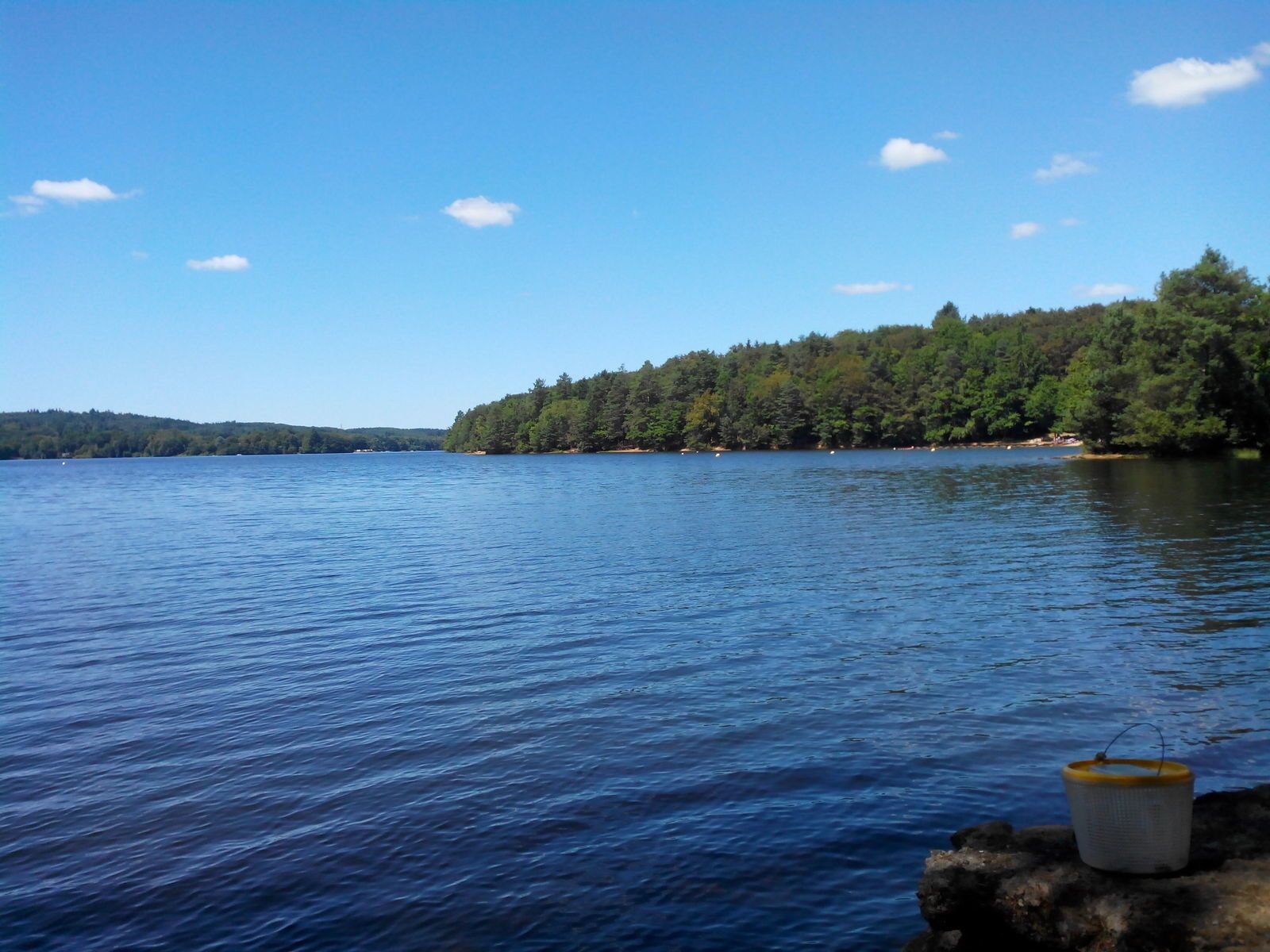 Pêche dans le lac de Neuvic 19