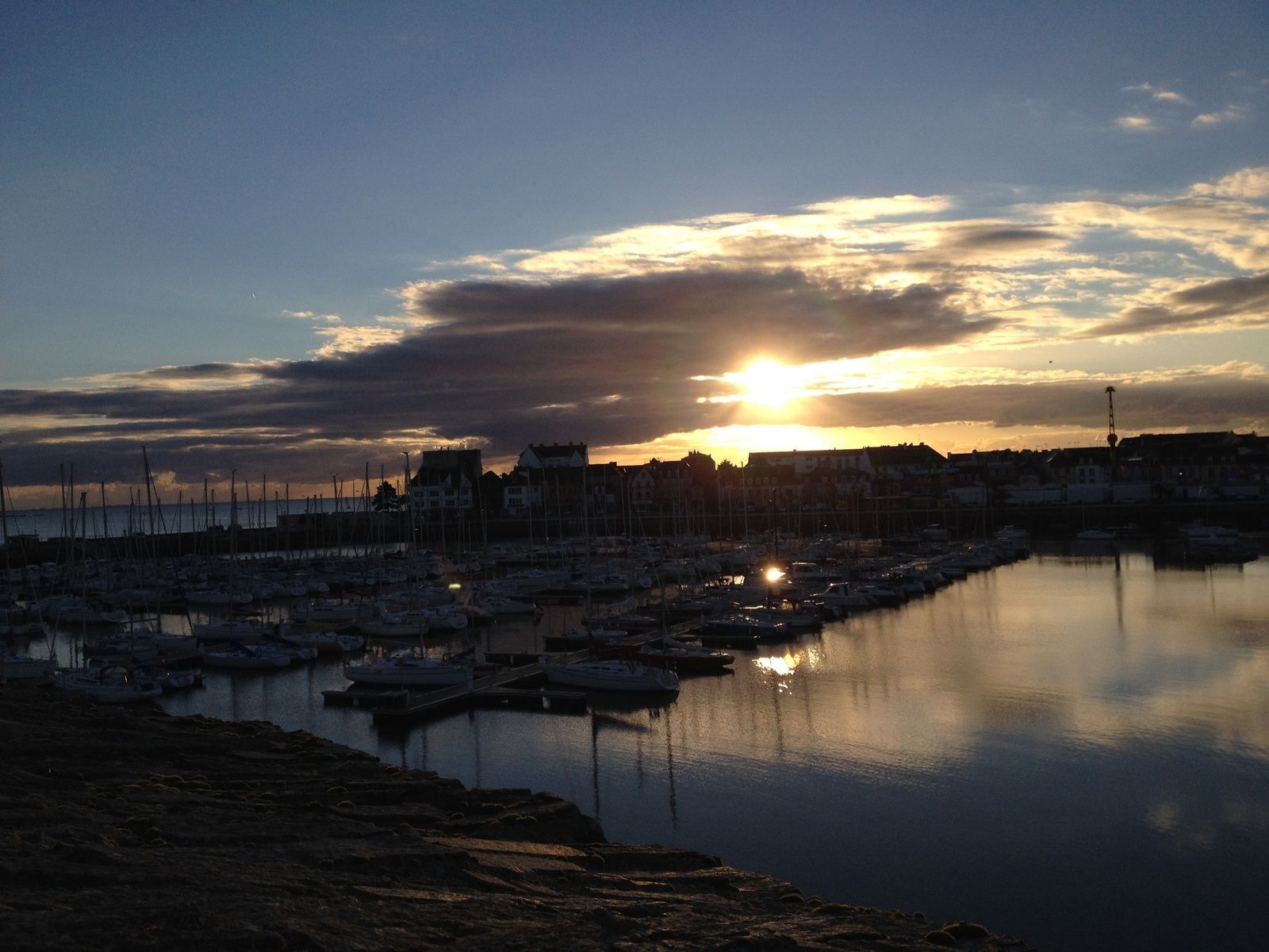 Sans Titre, (photographie @elodivague - Série Concarneau)