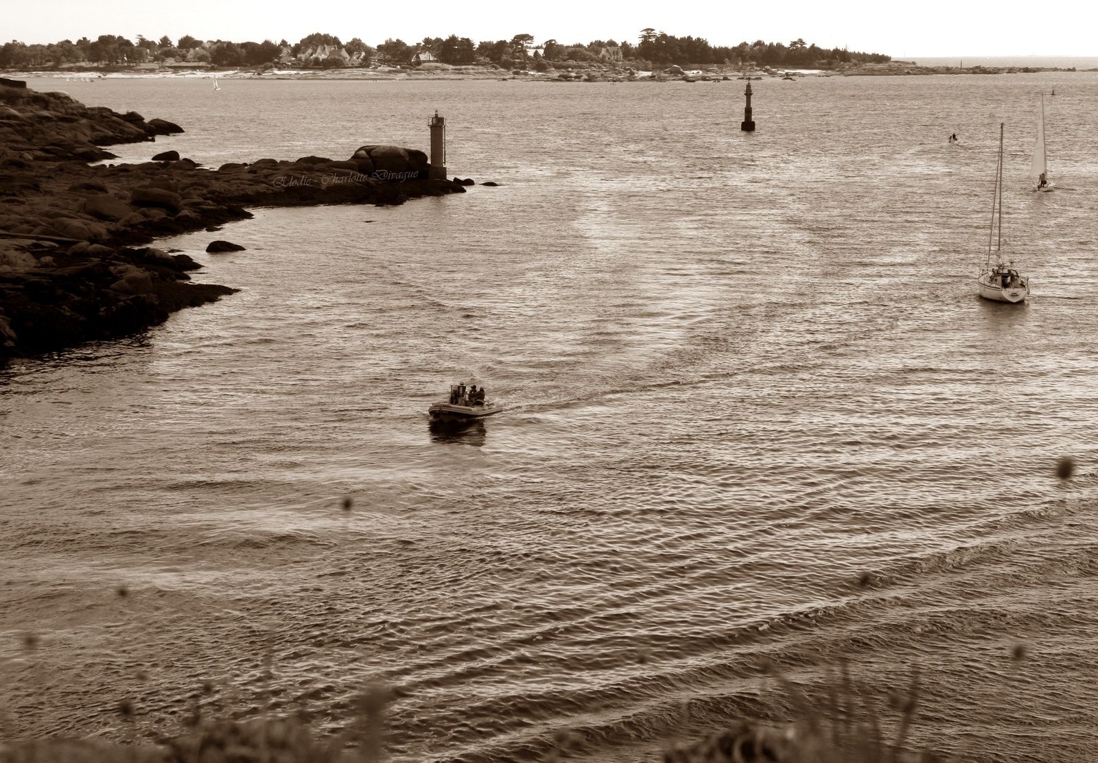 Sans Titre, (photographie @elodivague - Série Concarneau)