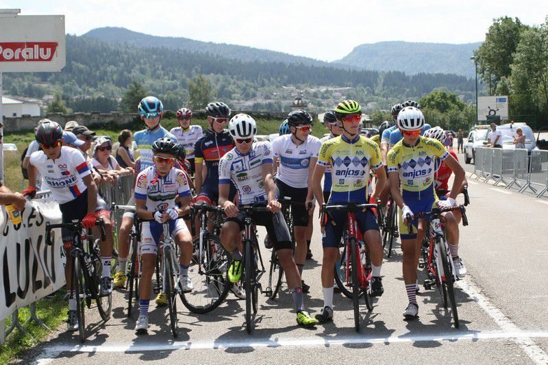 Course cadets à Arbent - ECBB01 - Ecole de Vélo de Bourg-en-Bresse dans  l'Ain