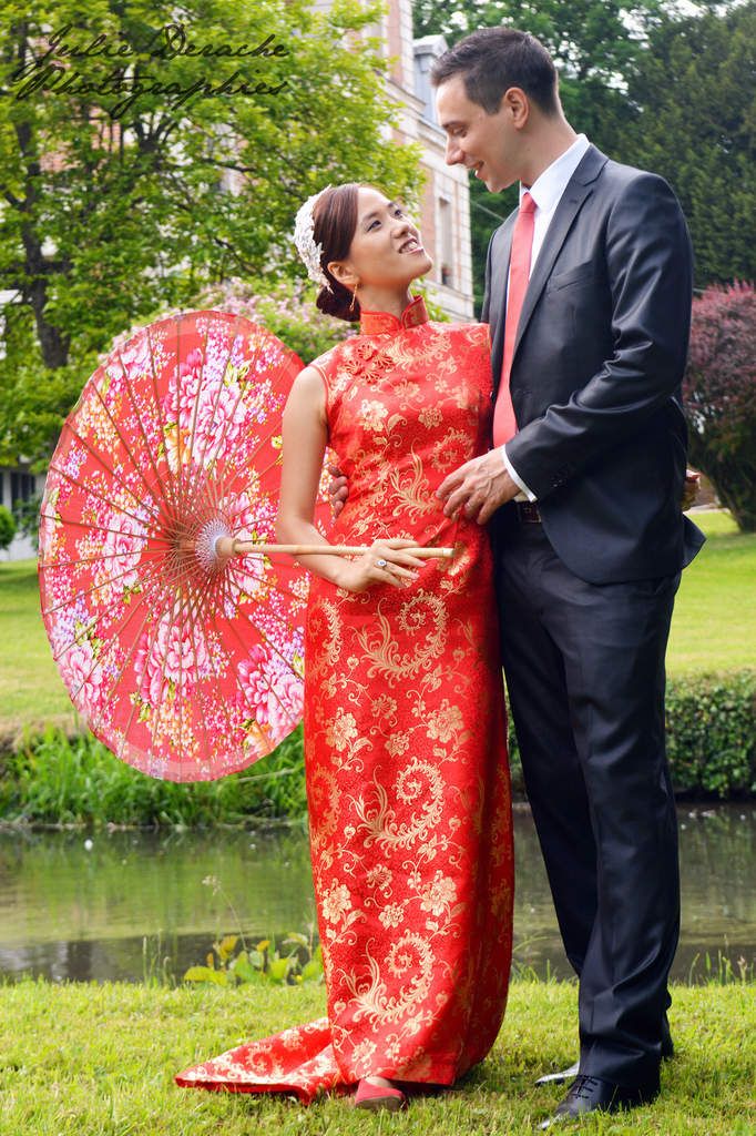 Coup de coeur de la semaine : la robe de mariée chinoise traditionnelle  rouge - Authentic Love Photography by Julie Derache