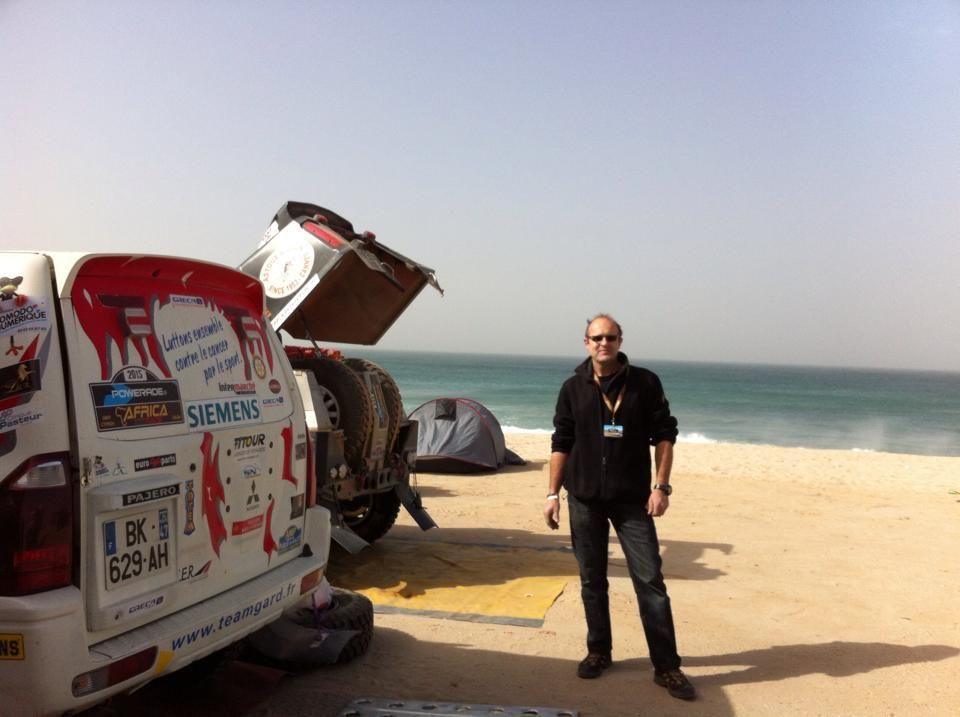africa eco race 2015 repos a dakhla nº 223 gilles gard et son copilote